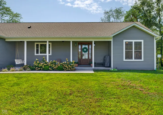 Photo 3 of Single family home for sale at 4497 E 500 S, Columbus, IN 47201 | MLS# 22119772 | Listing updated on 2026-09-30