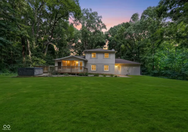 2nd image of 226 Saddlebrook Dr, Zionsville, IN 46077 | MLS# 22119780