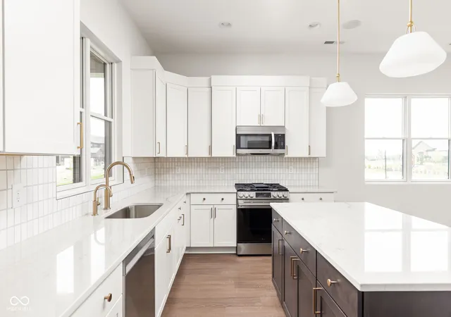 Photo 4 of Single family home for sale at 1558 Rochester Dr, Westfield, IN 46074 | MLS# 22119782 | Listing updated on 2026-10-02