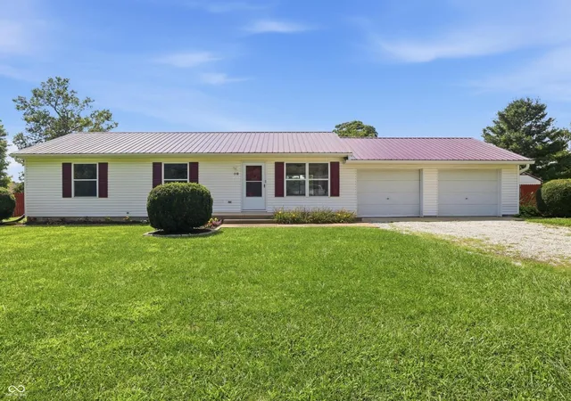 1st image of 118 S Jackson St, Waveland, IN 47989 | MLS# 22119790