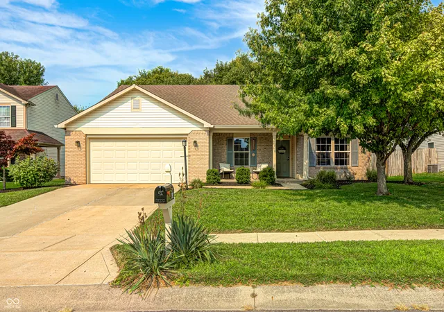 1st image of 2190 Meadow Glen Blvd, Franklin, IN 46131 | MLS# 22119816