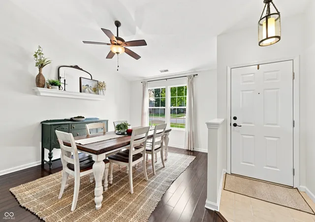 2nd image of 2190 Meadow Glen Blvd, Franklin, IN 46131 | MLS# 22119816