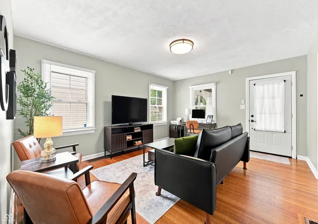 4th image of 6118 Evanston Ave, Indianapolis, IN 46220 | MLS# 22119820