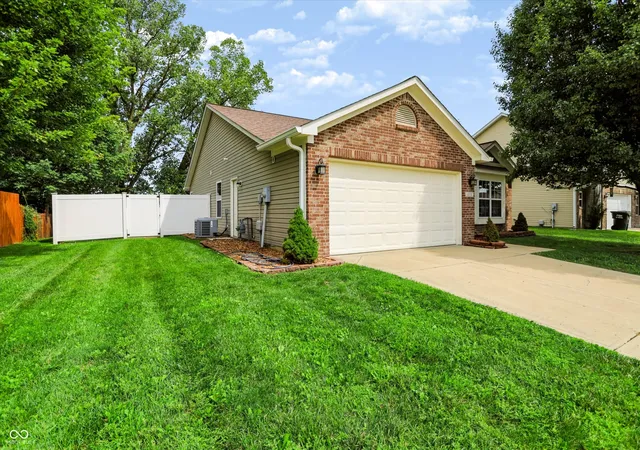 2nd image of 659 Sonoma Ln, Greenfield, IN 46140 | MLS# 22119821