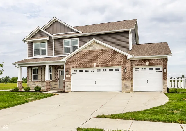 2nd image of 6420 Flag Stop Dr, Whitestown, IN 46075 | MLS# 22119827