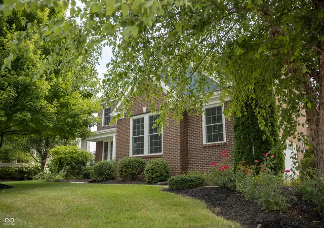 Photo 3 of Single family home for sale at 3271 Wildlife Trl, Zionsville, IN 46077 | MLS# 22119837 | Listing updated on 2026-10-07