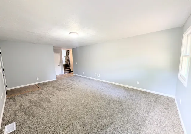 4th image of 2010 Plantation, Martinsville, IN 46151 | MLS# 22119845