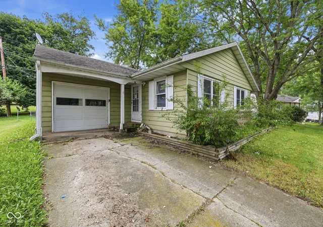 Photo 1 of Single family home for sale at 609 Airedale Dr, Hartford City, IN 47348 | MLS# 22119854 | Listing updated on 2026-09-22