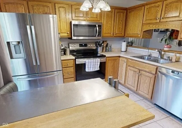 11th image of 272 Suncrest Dr, Greenwood, IN 46143 | MLS# 22119861