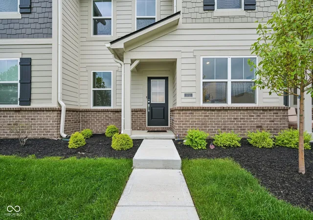 Photo 3 of Sale Pending at 1712 Clifton Ln, Westfield, IN 46074 | MLS# 22119865 | Listing updated on 2026-09-23
