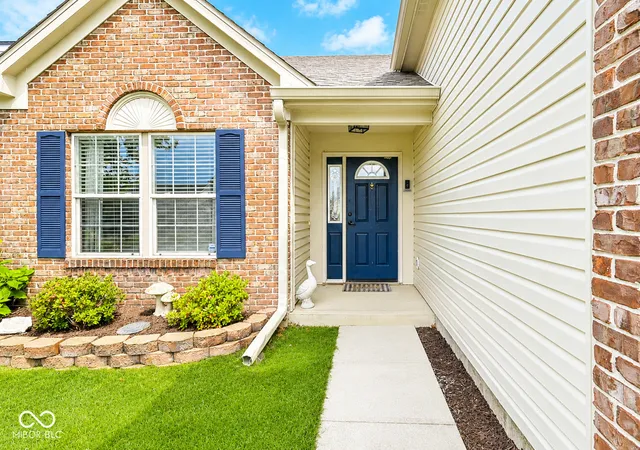 Photo 2 of Single family home for sale at 624 Daniel Ct, Westfield, IN 46074 | MLS# 22119867 | Listing updated on 2026-09-29