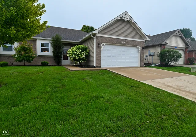 2nd image of 1347 Mccormicks Cir, Danville, IN 46122 | MLS# 22119887