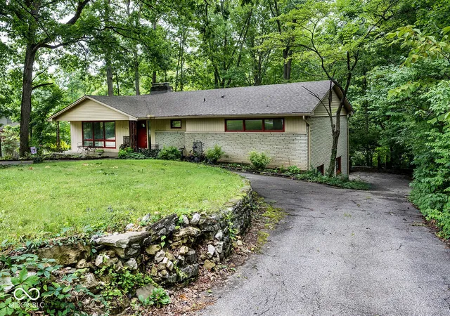 3rd image of 6220 Bramshaw Rd, Indianapolis, IN 46220 | MLS# 22119890