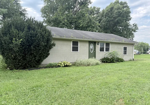 Photo 3 of Sale Pending at 102 E Davidson St, Staunton, IN 47881 | MLS# 22119910 | Listing updated on 2026-09-13