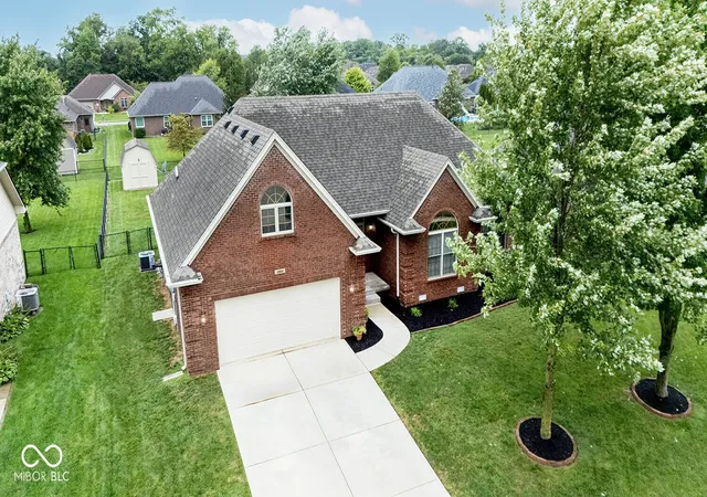 3rd image of 3882 S Cedar Creek Ln, New Palestine, IN 46163 | MLS# 22119911