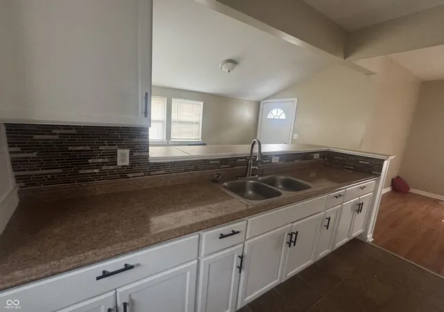 Photo 4 of Single family home for sale at 3941 Boulevard Pl, Indianapolis, IN 46208 | MLS# 22119919 | Listing updated on 2026-10-09