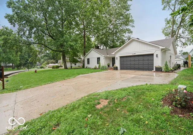 Photo 3 of Sale Pending at 440 Morse Landing Dr, Cicero, IN 46034 | MLS# 22119924 | Listing updated on 2026-08-15