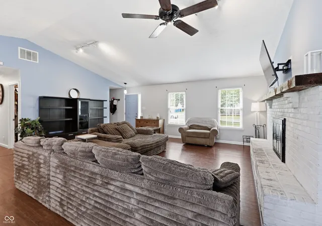 3rd image of 11715 Rush Dr, Fishers, IN 46038 | MLS# 22119930