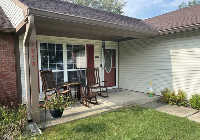 2nd image of 7818 Jaclyn Dr, Indianapolis, IN 46237 | MLS# 22119935