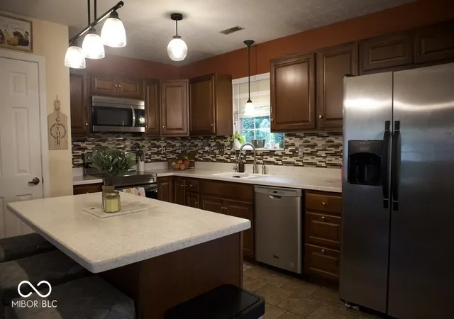3rd image of 7818 Jaclyn Dr, Indianapolis, IN 46237 | MLS# 22119935
