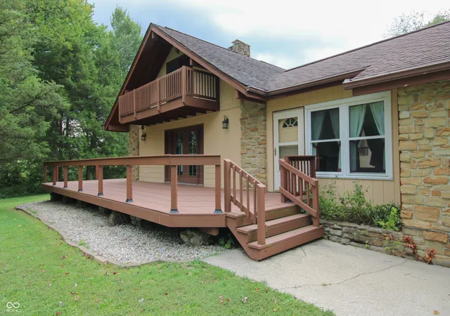 Photo 3 of Sale Pending at 2705 W County Rd 300 N, North Vernon, IN 47265 | MLS# 22119940 | Listing updated on 2026-08-25