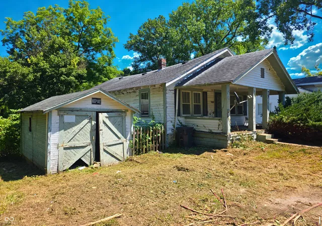 2nd image of 8 Dixie Dr, Anderson, IN 46016 | MLS# 22119944