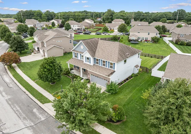 1st image of 1628 Ballyganner Dr, Avon, IN 46123 | MLS# 22119946