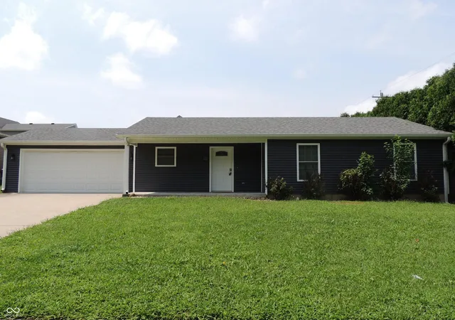 1st image of 903 S Creek Dr E, Greensburg, IN 47240 | MLS# 22119956