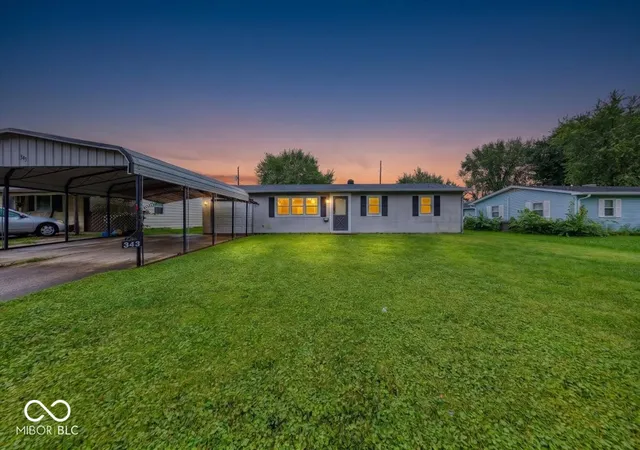 2nd image of 343 Pleasant Dr, Whiteland, IN 46184 | MLS# 22119969