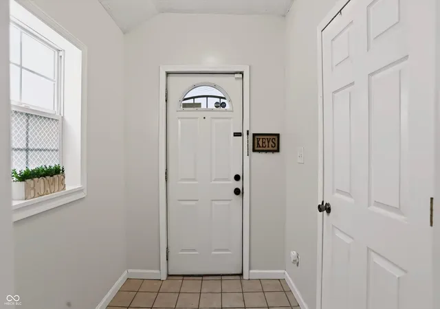 3rd image of 218 S Emerson Ave, Indianapolis, IN 46219 | MLS# 22119979