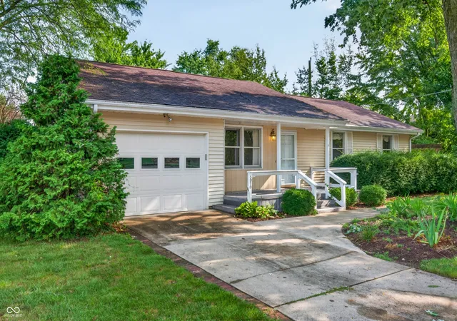 Photo 2 of Single family home for sale at 5310 Regency Dr, Columbus, IN 47203 | MLS# 22119982 | Listing updated on 2026-09-16