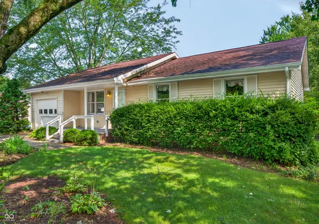 Photo 3 of Single family home for sale at 5310 Regency Dr, Columbus, IN 47203 | MLS# 22119982 | Listing updated on 2026-09-16