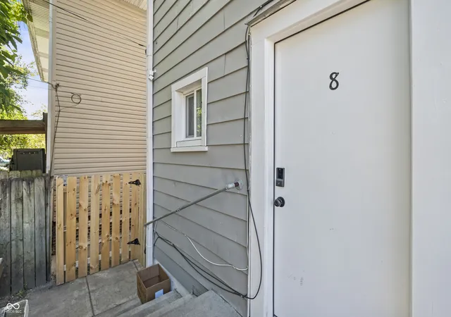 33rd image of 2012 E Washington St, Indianapolis, IN 46201 | MLS# 22119986