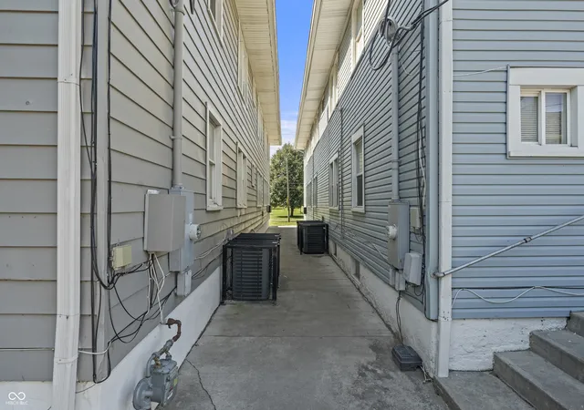 4th image of 2012 E Washington St, Indianapolis, IN 46201 | MLS# 22119986