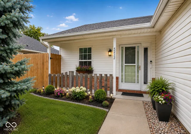 Photo 3 of Sale Pending at 5212 Seerley Crk Rd, Indianapolis, IN 46241 | MLS# 22119994 | Listing updated on 2026-08-20