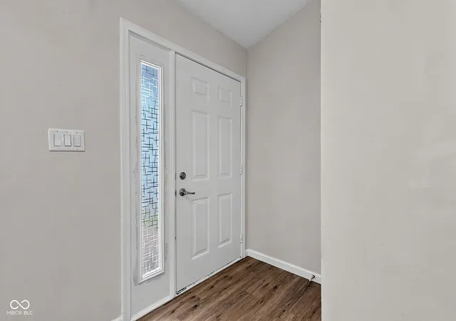 Photo 3 of Sale Pending at 5212 Seerley Crk Rd, Indianapolis, IN 46241 | MLS# 22119994 | Listing updated on 2026-08-20