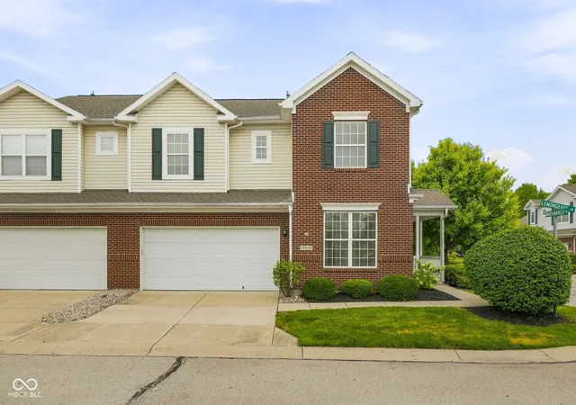 2nd image of 10968 Lemongrass Dr, Zionsville, IN 46077 | MLS# 22119998