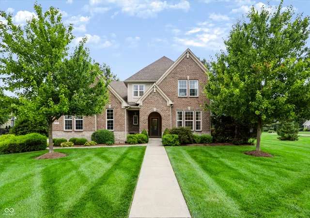 2nd image of 275 N Bend Dr, Greenwood, IN 46142 | MLS# 22120006