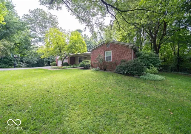 3rd image of 3915 Winding Wy, Indianapolis, IN 46220 | MLS# 22120010