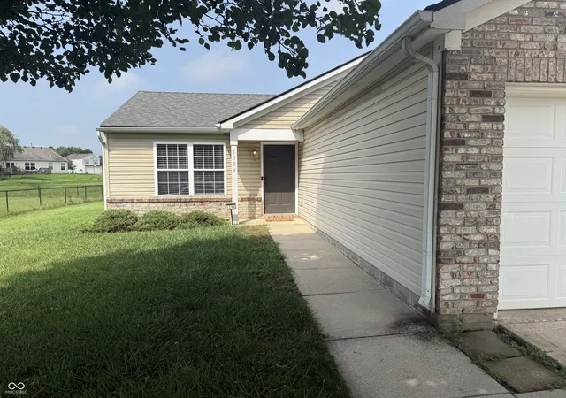 2nd image of 1394 Valley Forge Dr, Indianapolis, IN 46234 | MLS# 22120014