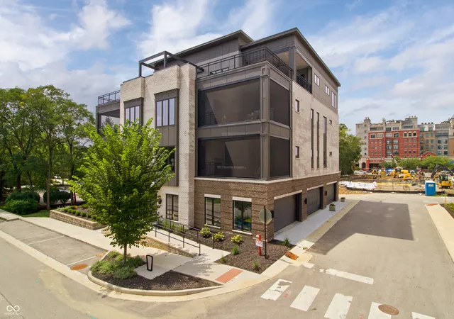 1st image of 728 N Pawnee Rd #Suite 200, Carmel, IN 46032 | MLS# 22120058