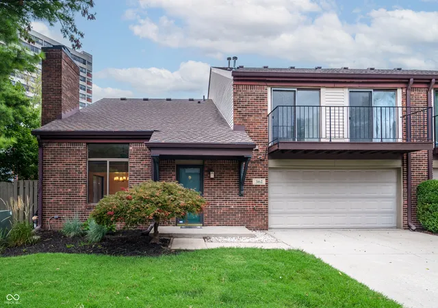 2nd image of 362 E Arch St, Indianapolis, IN 46202 | MLS# 22120059