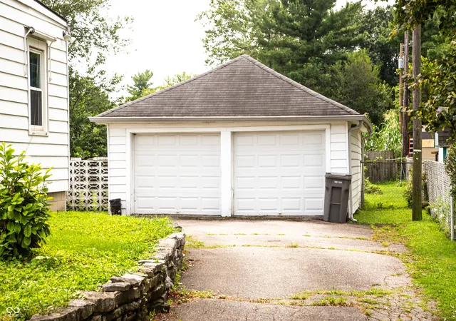 3rd image of 913 E Southport, Indianapolis, IN 46227 | MLS# 22120065