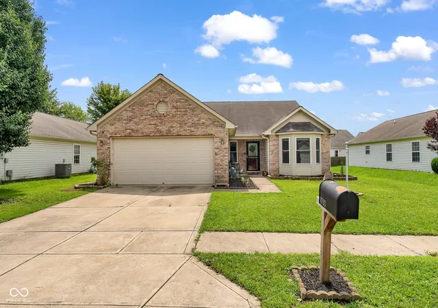 1st image of 9733 Centennial Ct, Avon, IN 46123 | MLS# 22120066