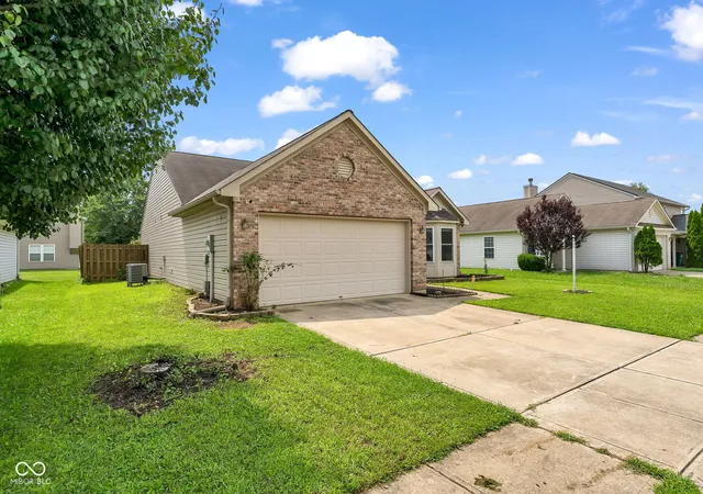 2nd image of 9733 Centennial Ct, Avon, IN 46123 | MLS# 22120066