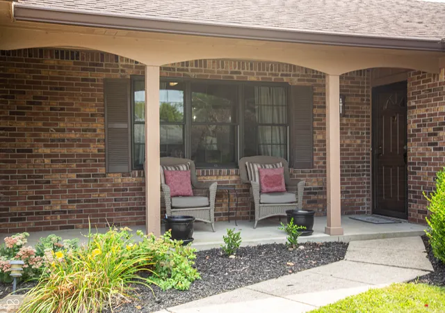 Photo 3 of Sale Pending at 995 Golden Pond, Greenwood, IN 46143 | MLS# 22120086 | Listing updated on 2026-09-06