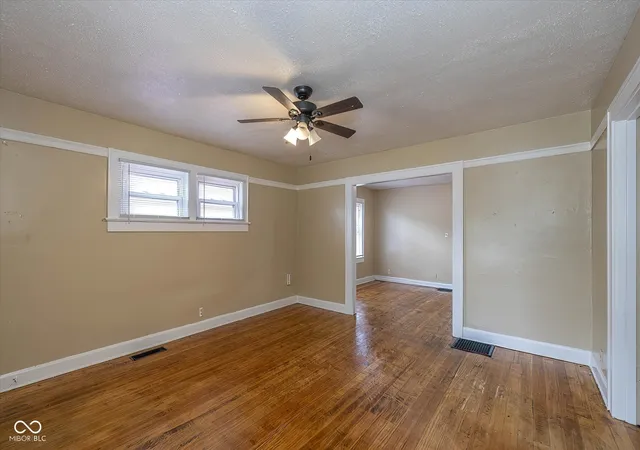 Photo 3 of Single family home for sale at 726 N Exeter Ave, Indianapolis, IN 46222 | MLS# 22120088 | Listing updated on 2026-09-28