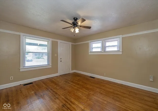 Photo 4 of Single family home for sale at 726 N Exeter Ave, Indianapolis, IN 46222 | MLS# 22120088 | Listing updated on 2026-09-28