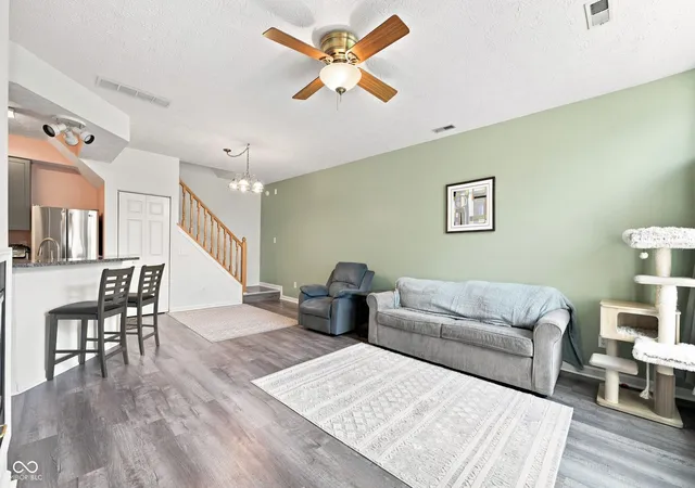 2nd image of 5977 Bastille Ln, Indianapolis, IN 46254 | MLS# 22120090