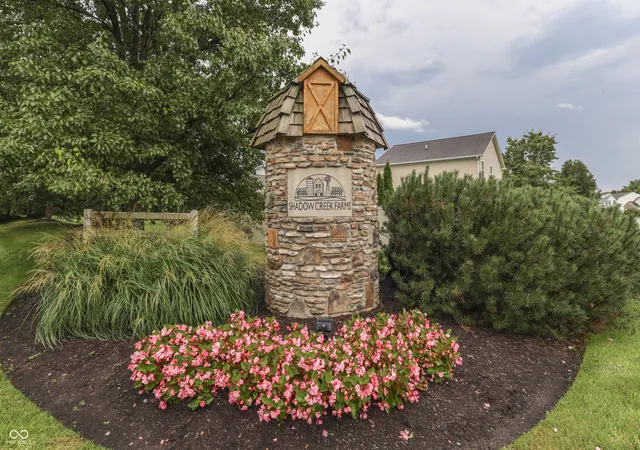Photo 2 of Single family home for sale at 2369 Orchard Crk Dr, Columbus, IN 47201 | MLS# 22120102 | Listing updated on 2026-08-30